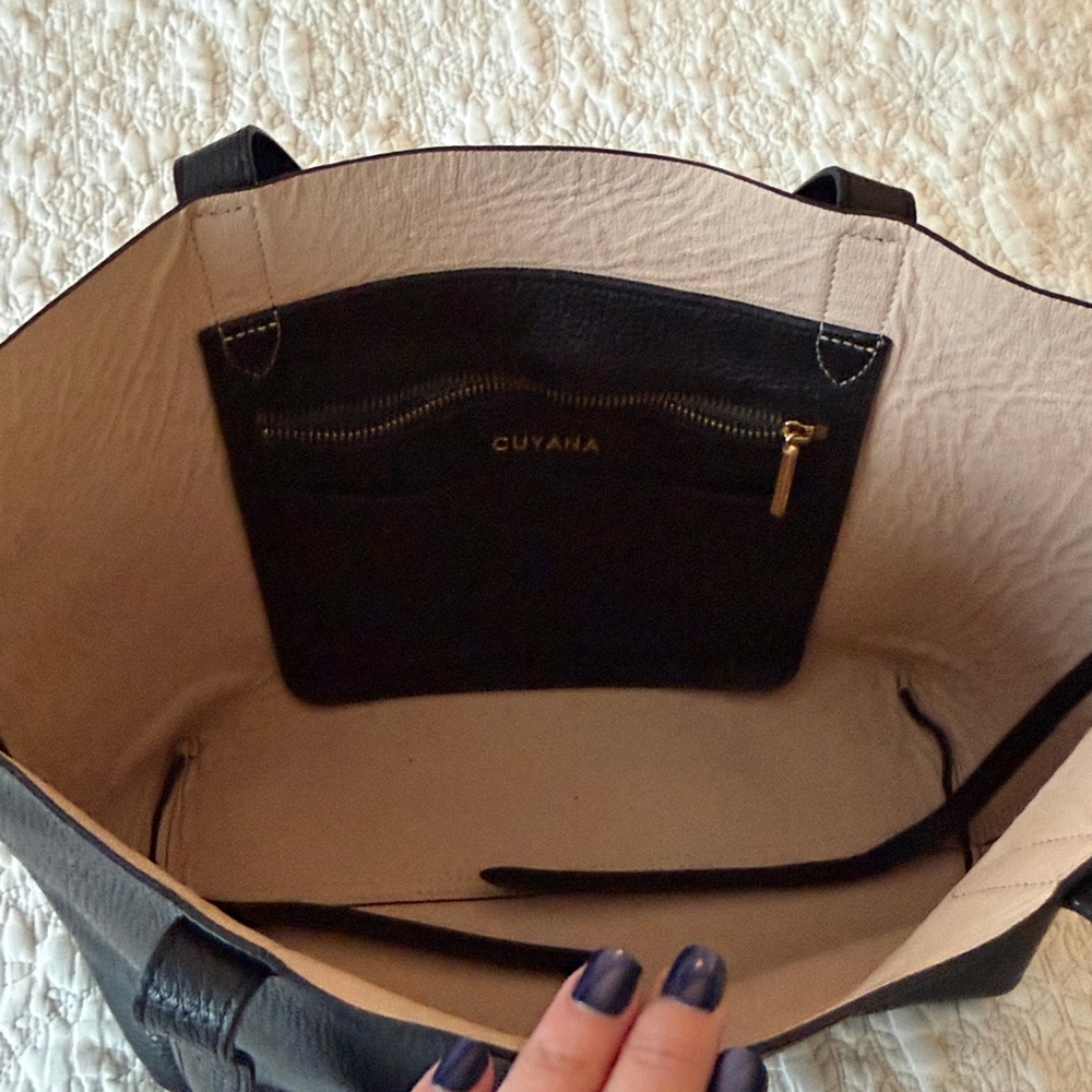 Elegant Black CUYANA Leather Tote Bag w/ crossbody strap - Picture 2 of 10